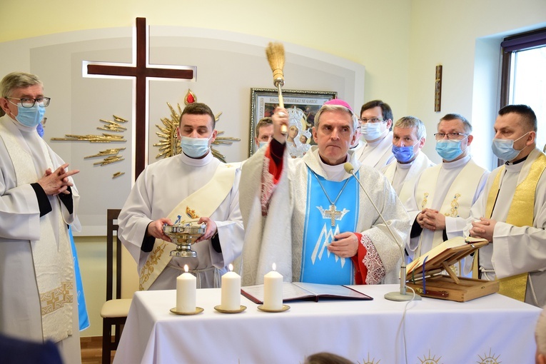 Biskup ordynariusz poświęcił kaplicę dla pracowników i pensjonariuszy DPS.