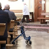 Na Mszy św. nie zabrakło osób, które mimo choroby i trudności, zdecydowały się przyjść do kościoła.