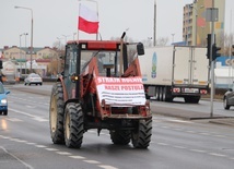 Rolnicy wyjechali na ulice m.in. w Łowiczu, Rawie Mazowieckiej czy Skierniewicach.