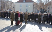 Powitanie bp. Lechowicza przez Kompanię Reprezentacyjną Wojska Polskiego [GALERIA ZDJĘĆ]