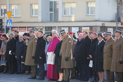 Powitanie bp. Lechowicza przez Kompanię Reprezentacyjną Wojska Polskiego [GALERIA ZDJĘĆ]