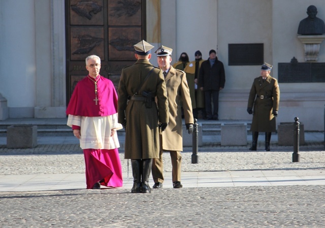 Ingres bp. Wiesława Lechowicza do katedry polowej Wojska Polskiego [GALERIA ZDJĘĆ]