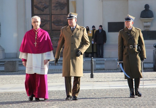 Ingres bp. Wiesława Lechowicza do katedry polowej Wojska Polskiego [GALERIA ZDJĘĆ]