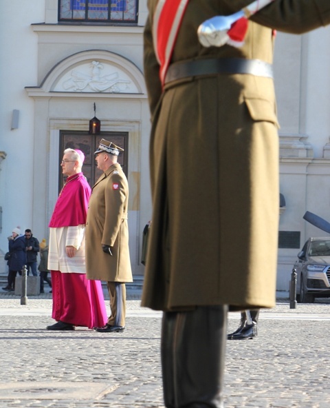 Ingres bp. Wiesława Lechowicza do katedry polowej Wojska Polskiego [GALERIA ZDJĘĆ]