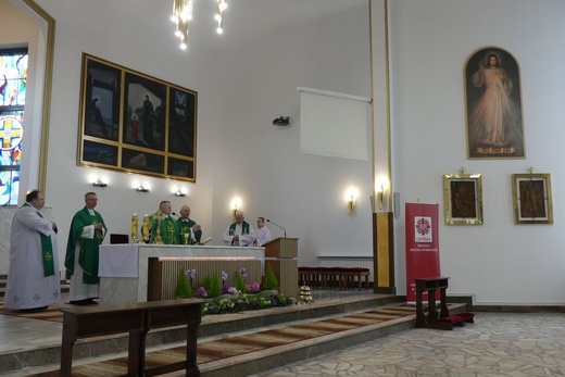 Inauguracja programu pomocy żywnościowej z Caritas w Janowicach