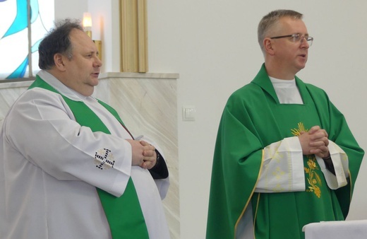 Inauguracja programu pomocy żywnościowej z Caritas w Janowicach