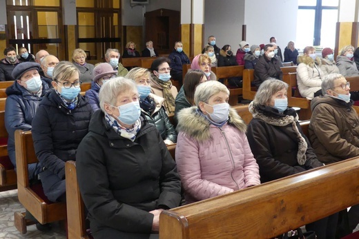 Inauguracja programu pomocy żywnościowej z Caritas w Janowicach