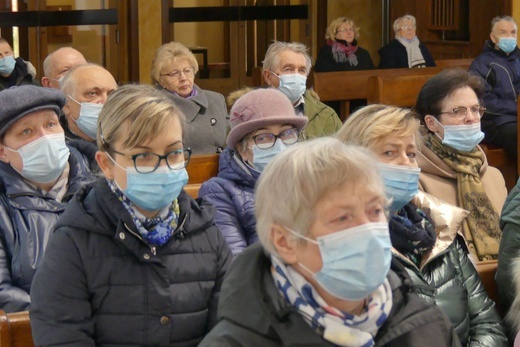 Inauguracja programu pomocy żywnościowej z Caritas w Janowicach
