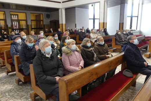 Inauguracja programu pomocy żywnościowej z Caritas w Janowicach