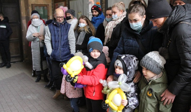 Dzieci z Kęt i Brzeszcz świętowały imieniny swojego przedszkola, któremu patronuje Dzieciątko Jezus.