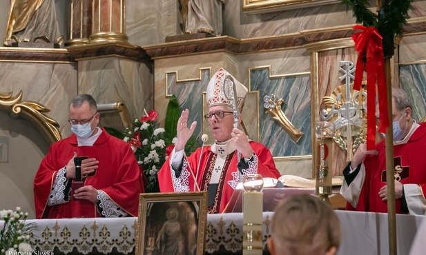 Abp Skworc w Bieruniu Starym: biskup Walenty nie przestaje wydawać owoców