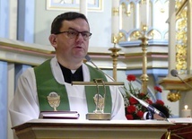 Ks. Jacek Waligóra głosił odpustowe kazania w parafii Narodzenia NMP w Lipniku, której drugm patronem jest św. Walenty.