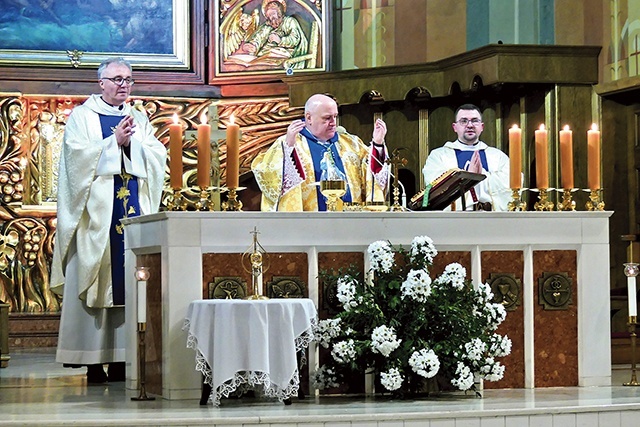 Duszpasterze modlili się za chorych z całej diecezji.