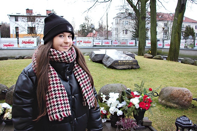 Eliza Pardyka  po raz pierwszy  na grób bł. ks. Jerzego przyjechała razem z rodzicami