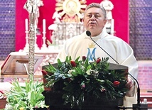 – Bądźcie miłosierni  dla tych, którzy się wami opiekują – mówił  ks. Dariusz Amrogowicz.
