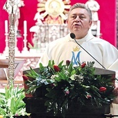 – Bądźcie miłosierni  dla tych, którzy się wami opiekują – mówił  ks. Dariusz Amrogowicz.