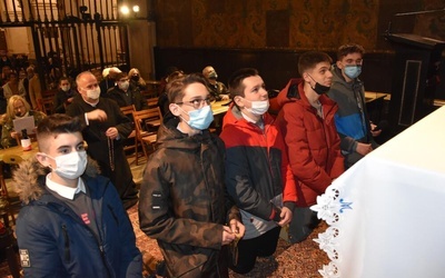 73 osoby z parafii w Dębicy-Latoszynie zawierzyły się Matce Bożej na Jasnej Górze