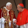 Kard. Dziwisz do Benedykta XVI: Wzięcie na siebie brzemienia zbiorowego wstydu jest dobroczynnym wstrząsem