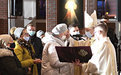 W Zielonej Górze oraz w innych miejscowościach diecezji podczas Mszy św. udzielano sakramentu chorych.