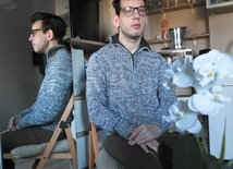 Adam często wygłasza w szkołach prelekcje poświęcone godności osób niepełnosprawnych.