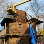 Przenosiny "domku syberyjskiego" w Sławięcicach