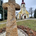 Stuletni kościół w Radoszowach