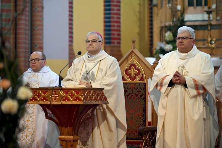 Spotkanie rozpoczęło się Mszą św., której przewodniczył bp Marek Mendyk.