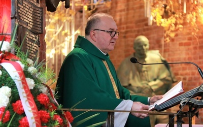 Homilię wygłosił ks. kan. Ludwik Kowalski, proboszcz bazyliki św. Brygidy.