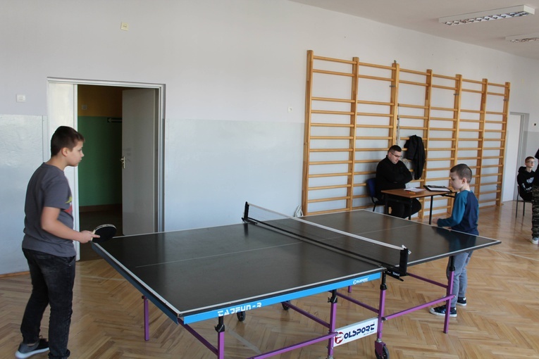 Turniej tenisa stołowego