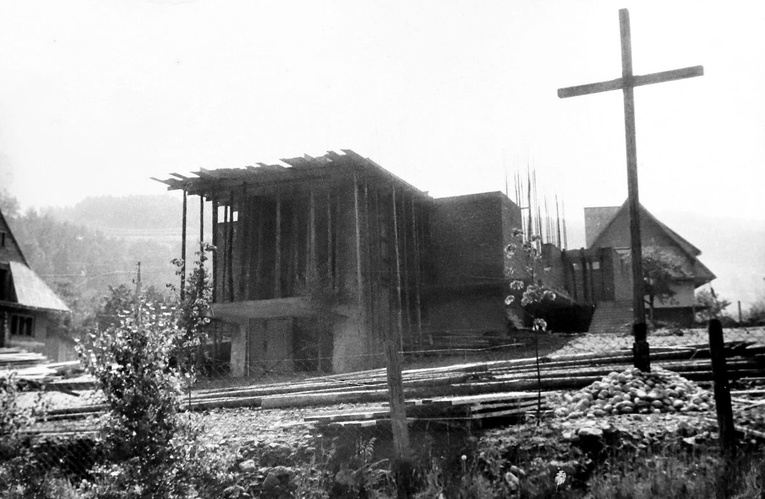 Budowa kościoła.