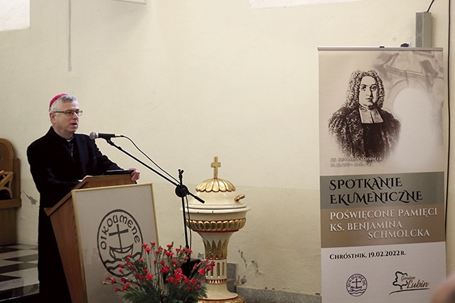 Biskup legnicki Andrzej Siemieniewski podkreślał, że trzeba więcej takich wydarzeń.