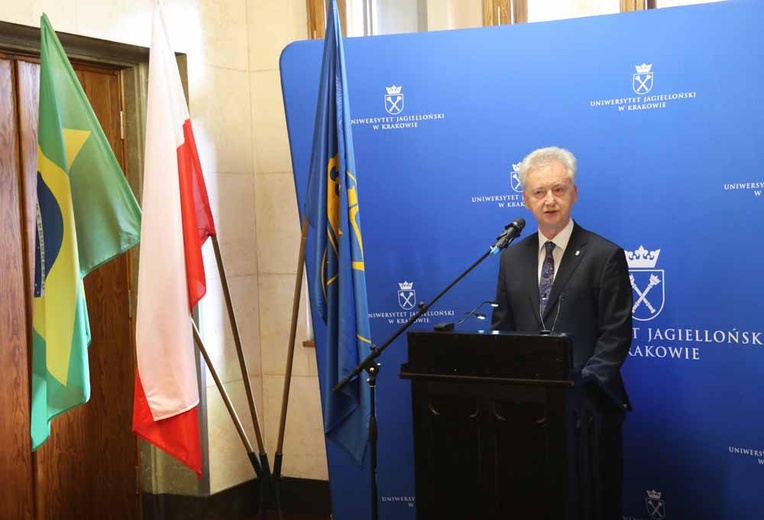 Odsłonięto popiersie Ruya Barbosy