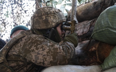 Ukraiński minister obrony: wróg rozpoczął intensywny ostrzał naszych oddziałów na wschodzie