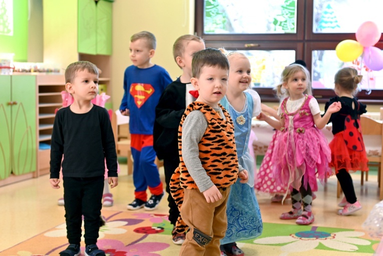 Bal karnawałowy u sióstr prezentek