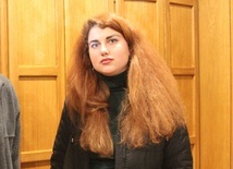 Ania, pochodząca z ukraińskiej Połtawy, mieszka razem z mężem, dziewięciomiesięcznymi bliźniakami i mamą w Leśnej.