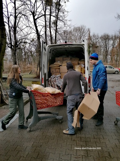 Pomoc dla Ukrainy. Wre praca w Stacji Dialog PKWP we Wrocławiu, wyruszył transport ze schroniska TPBA