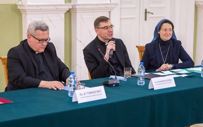 Eucharystia nas przemienia po to, żebyśmy potem umieli przemieniać rzeczywistość zgodnie z wolą Bożą - podkreślali uczestnicy spotkania