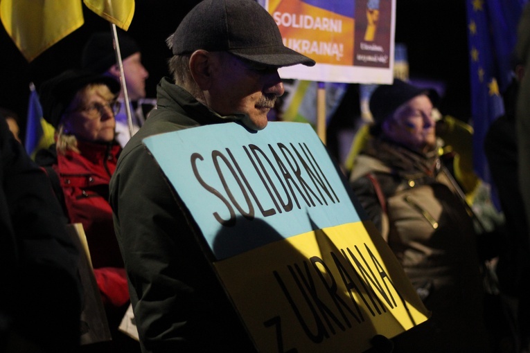 Broń dla Ukrainy! Protest przed rosyjską ambasadą [GALERIA ZDJĘĆ] 