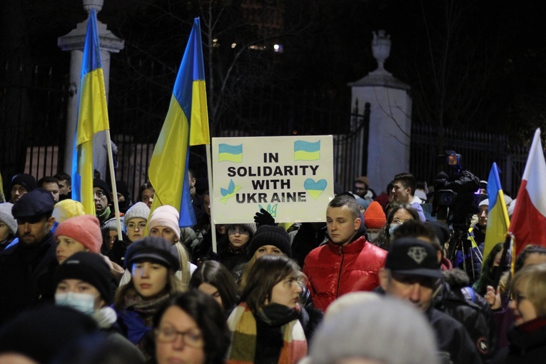 Broń dla Ukrainy! Protest przed rosyjską ambasadą [GALERIA ZDJĘĆ] 