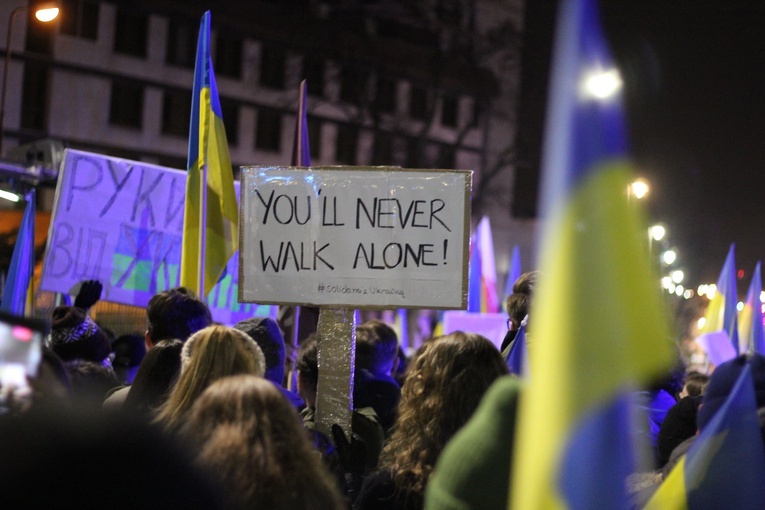 Broń dla Ukrainy! Protest przed rosyjską ambasadą [GALERIA ZDJĘĆ] 