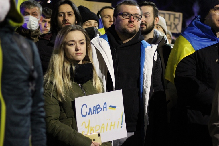 Broń dla Ukrainy! Protest przed rosyjską ambasadą [GALERIA ZDJĘĆ] 
