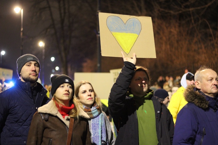 Broń dla Ukrainy! Protest przed rosyjską ambasadą [GALERIA ZDJĘĆ] 