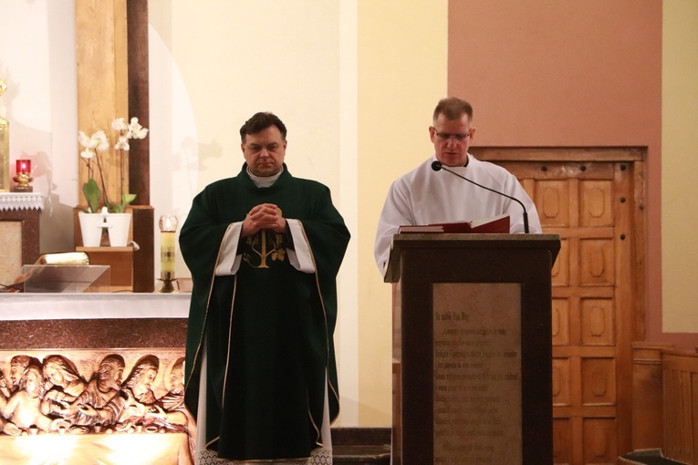 Bobrowniki. Całonocne czuwanie w intencji pokoju na Ukrainie