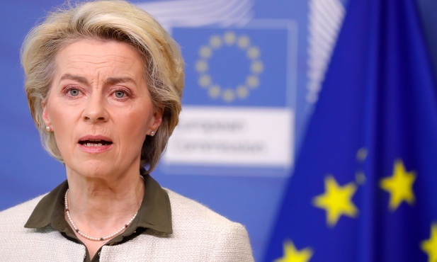 Szefowa KE: UE po raz pierwszy sfinansuje zakup i dostawę broni do zaatakowanego kraju 