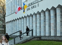 ▲	Katolicki Uniwersytet Lubelski pomoże ukraińskim studentom i pracownikom uniwersytetów.