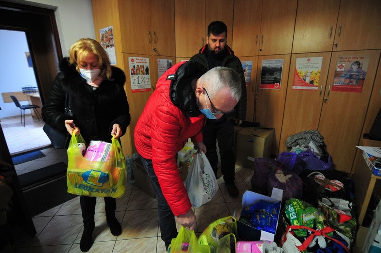 Pierwsi uchodźcy z Ukrainy już w miejscach noclegowych Caritas