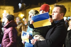 Pan Damian zabrał na spotkanie swojego syna. Było też na nim wielu młodych ludzi.