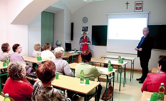 Zajęcia poprowadziła ekspertka w dziedzinie wychowania – psycholog Halina Czerwińska. 