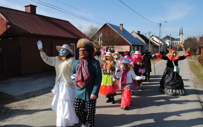 Barwny korowód przeszedł ulicami Radomyśla.