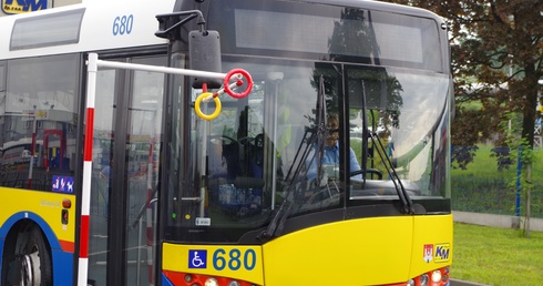 Zbiórka darów w autobusie